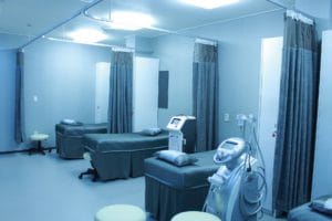 C'est une salle d’hôpital.